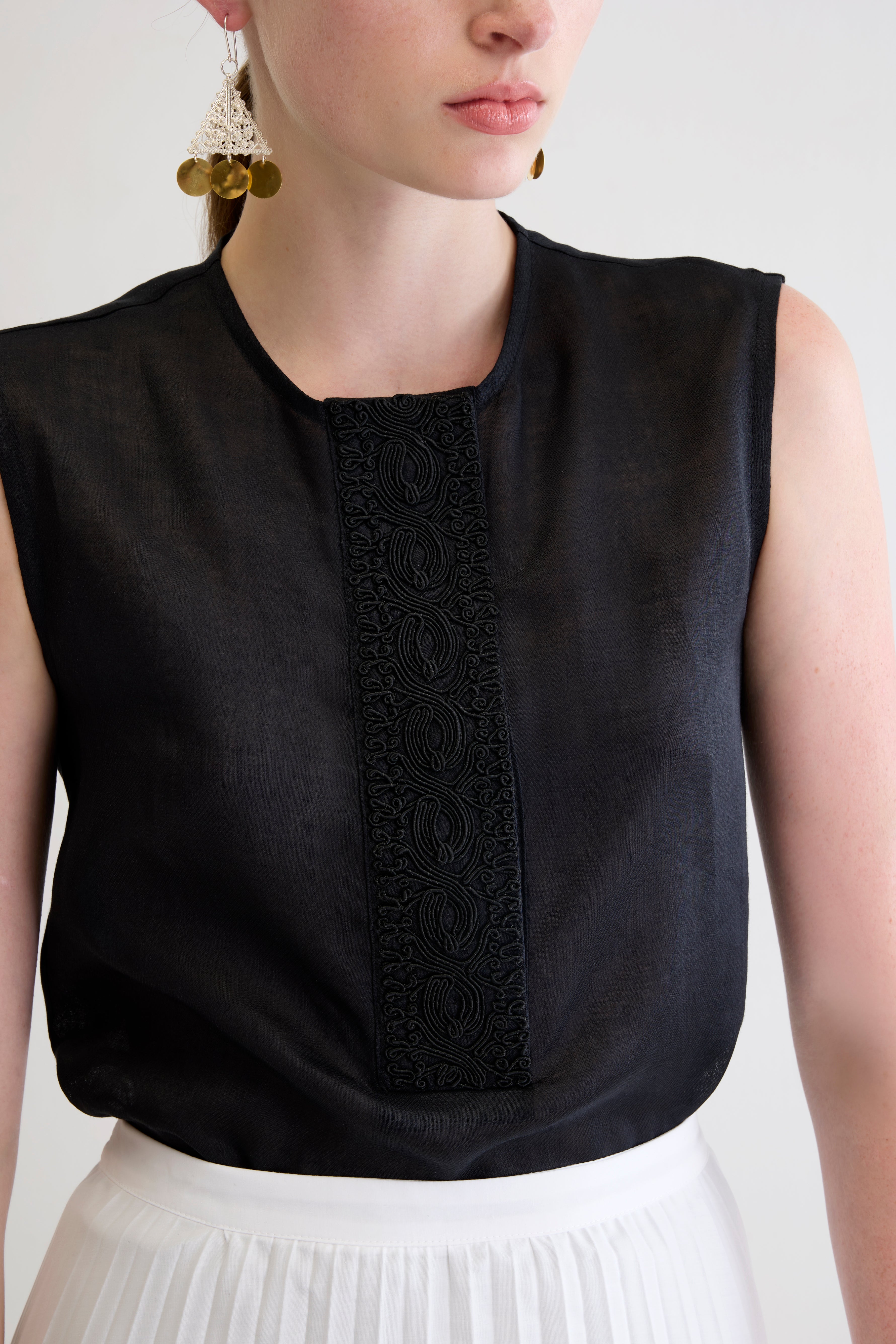 AMALIA CORD EMBROIDERED TOP